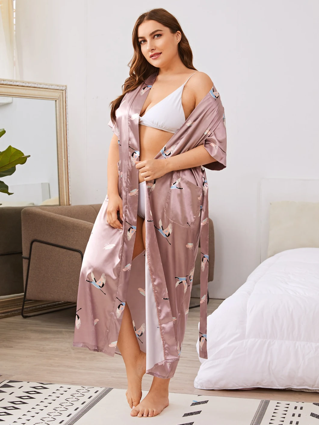 Customized Pajamas Night Suits Silk-Like Satin Luxury Women′ S Sleepwear Comfort